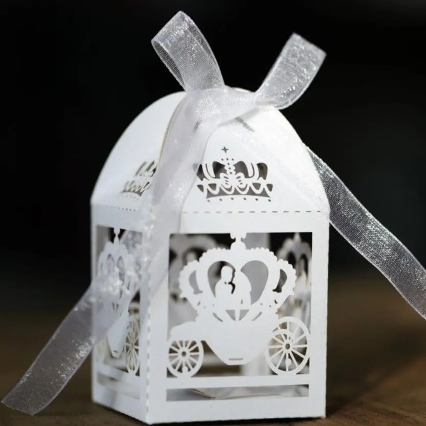 Hela 2016 50st White Laser Cut Enchanted Carriage Marriage Box Pumpkin Carriage Wedding Favor Boxes Present Box Candy Box291s