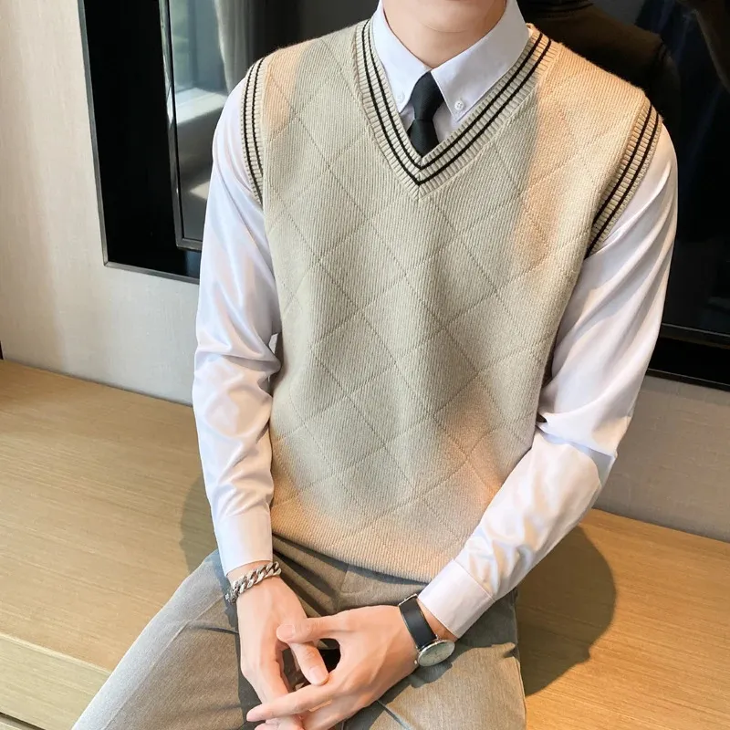 Мужской свитер с осенним узором, жилет в стиле ретро, вязаный жилет без рукавов с v-образным вырезом, шерстяная корейская одежда, студенческие свитера, S-3XL 240109