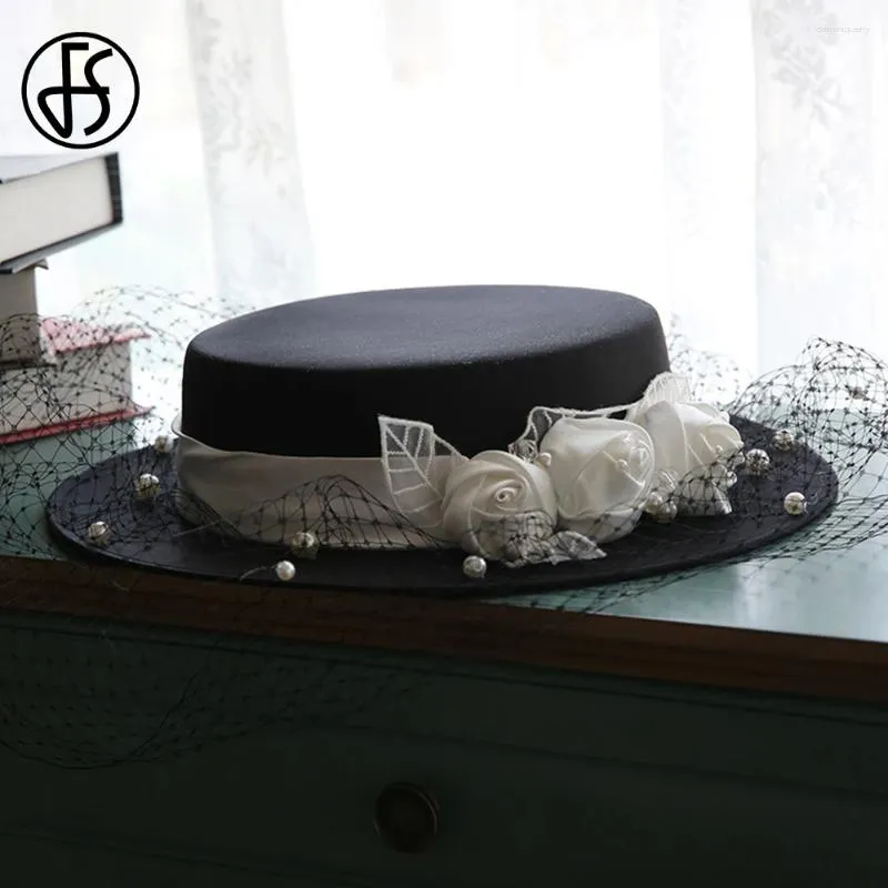 Berets FS Französisch Retro Schwarz Flache Top Hüte Für Frauen Mit Mesh Schleier Blume Elegante Hochzeit Kleid Hut Fascinator Cocktail tea Party Cap