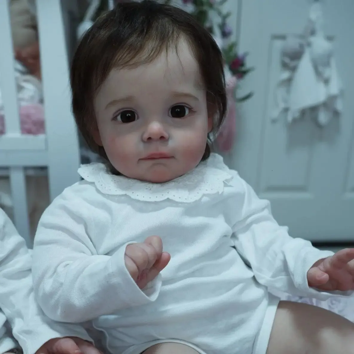 60 CM 3D Vernice Pelle Panno Corpo Silicone Reborn Girl Baby Doll Con Vasi Bebe Realistica Arte Fatta A Mano Bambino Compleanno Girt 240108