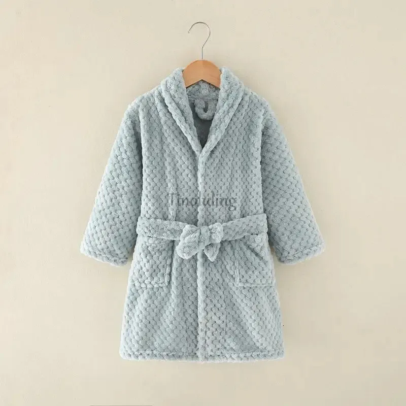 Vinterhöst flickor kläder flanell kimono barn sömnkläder kläder för flickor pojkar badrockar barn pyjamas kläder badhanddukar 240108