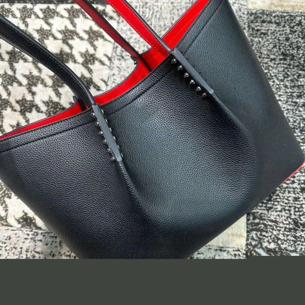 マルチスタイルのファッションバッグデザイナートートリベット本物の革の赤いボトムハンドバッグコンポジットハンドバッグ有名な財布ショッピングバッグ外国人肩