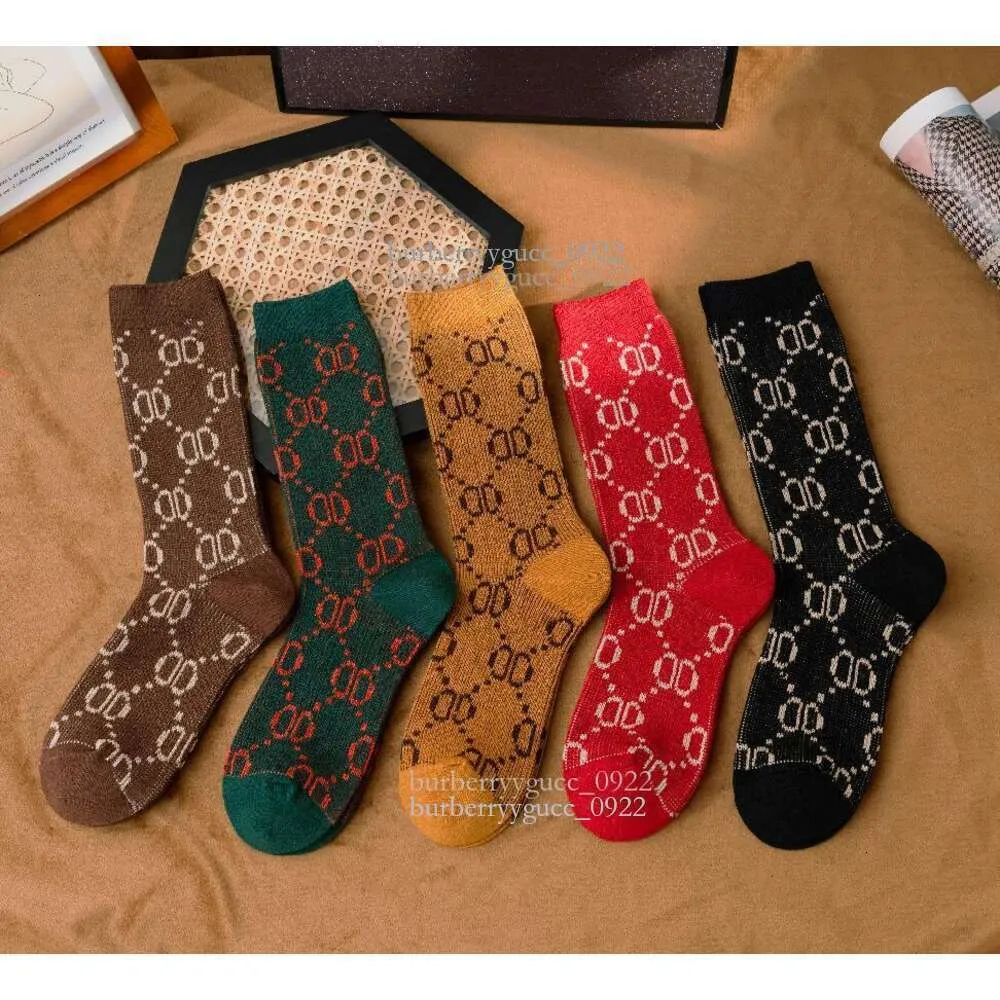 Mens Socks Womens Cotton Sock Classic Designer Letter Stocking Bekväm 5 par tillsammans Högkvalitativ trend