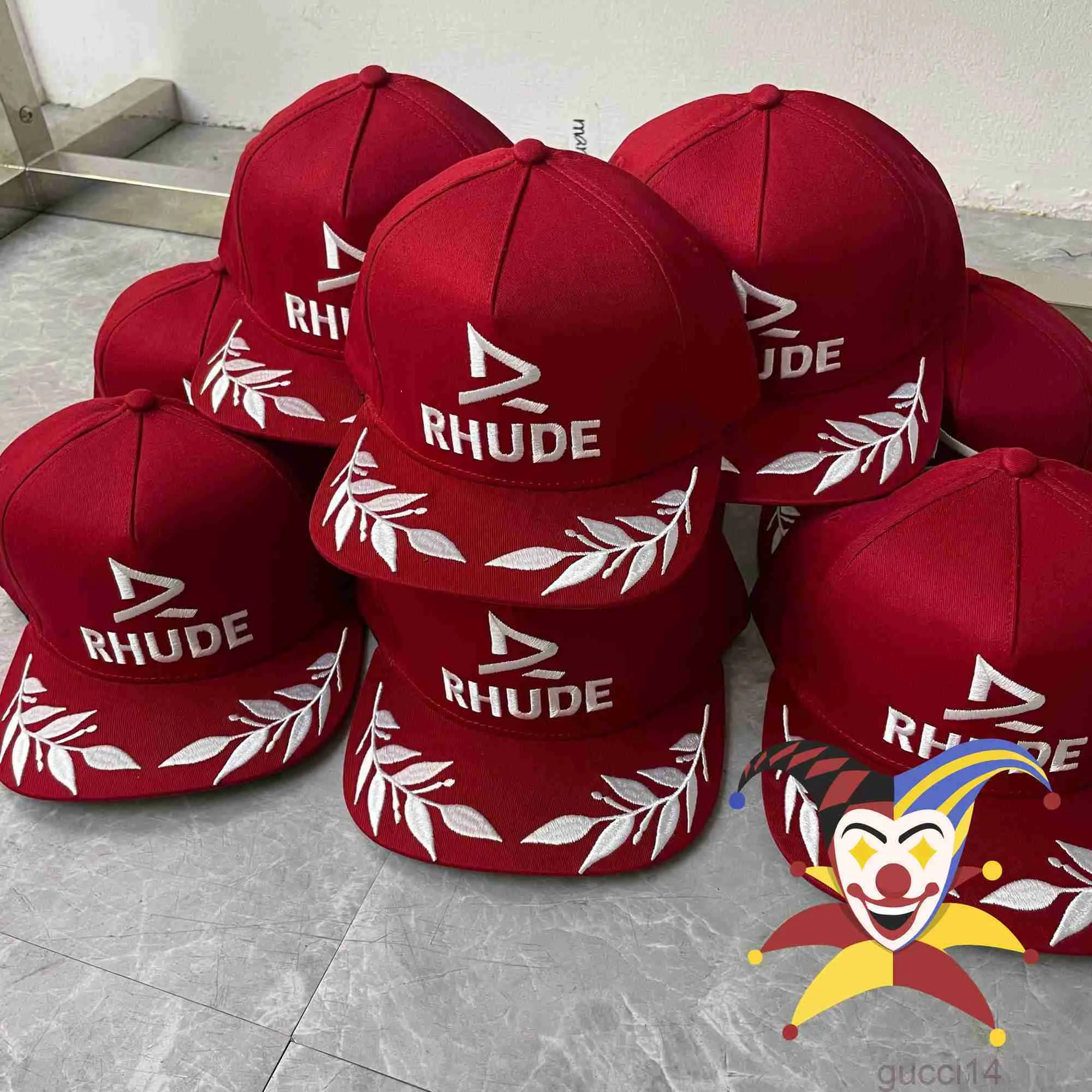 Casquette de baseball Rhude brodée rouge pour hommes et femmes, version supérieure, chapeau réglable, protection solaire d'extérieur avec étiquettes QYYN J72V 3TMPXL1N XL1N