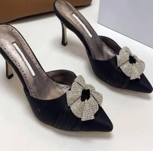 Realfine тапочки атласные туфли-лодочки с пряжкой с драгоценными камнями сандалии на каблуке для женщин размер