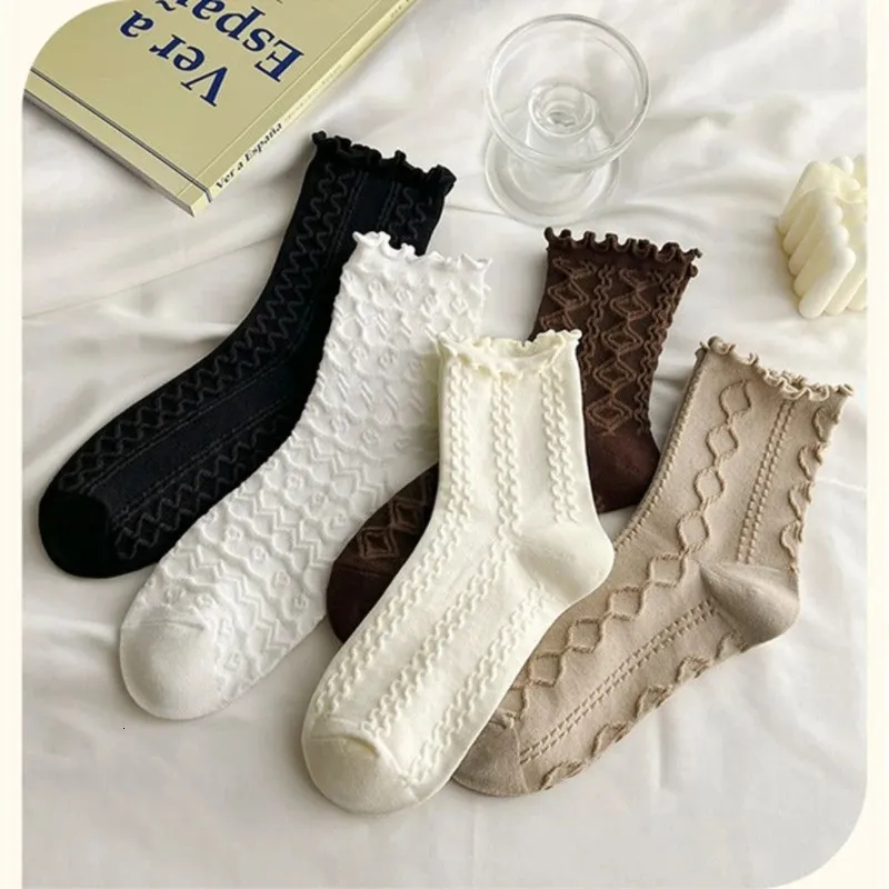 Ruffle Socks for Women 5pair /Lot Wood Ear Lace Mid Crew Middle Tube Ankle High Breathable Black White Calcetines Female S 240109