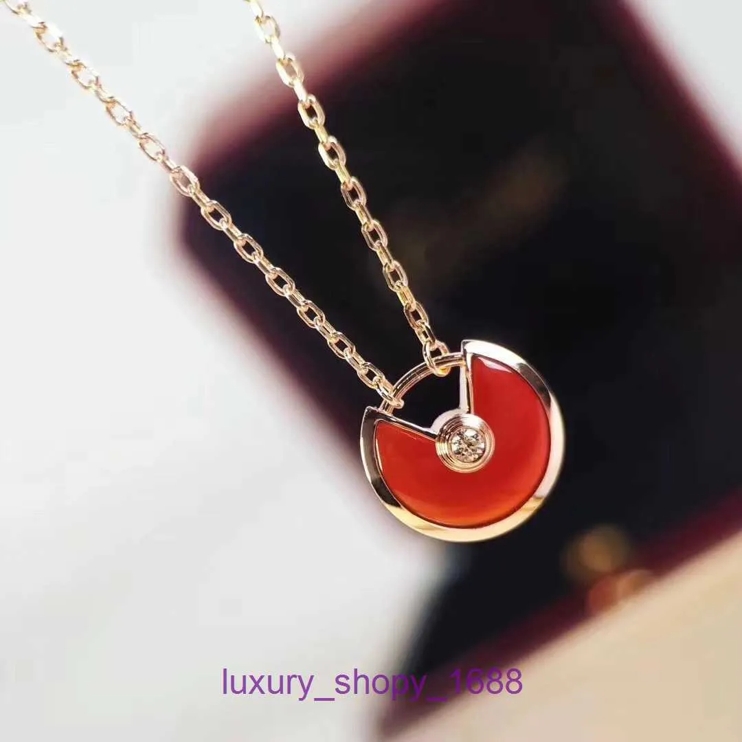 Collier de pneus de voiture de qualité supérieure Pour femmes boutique en ligne Amulette en or de haute qualité avec Fritillaria blanche agate rouge noire plaquée épaisse rose 18 carats avec boîte d'origine