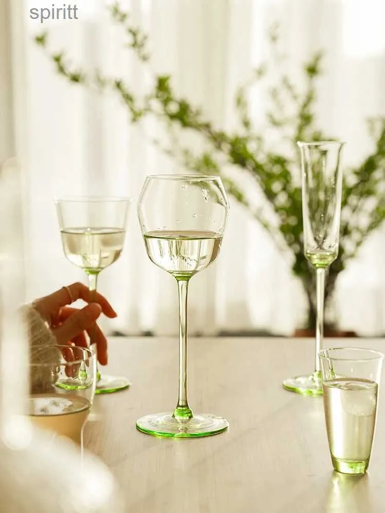 Бокалы для вина Изумрудно-зеленые бокалы для шампанского Хрустальная стеклянная чашка Бокалы для красного вина Нежные маленькие хрустальные бокалы Коктейльная ликерная посуда для бара YQ240105