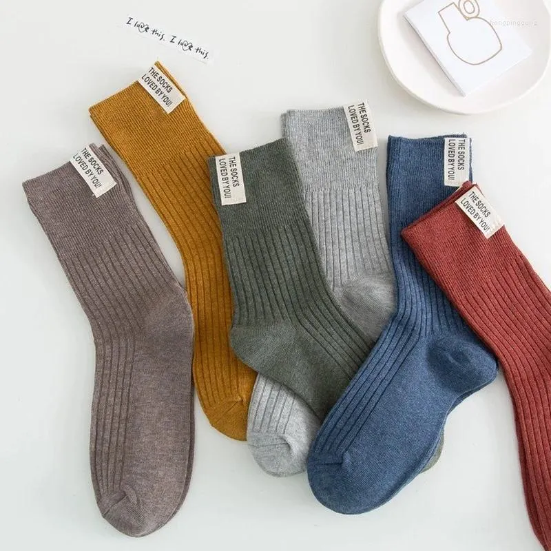 Chaussettes en coton rouge pour femmes, mode Harajuku rétro pour dames et filles, amples, longues et décontractées, tricot doux, haute, printemps automne 2024