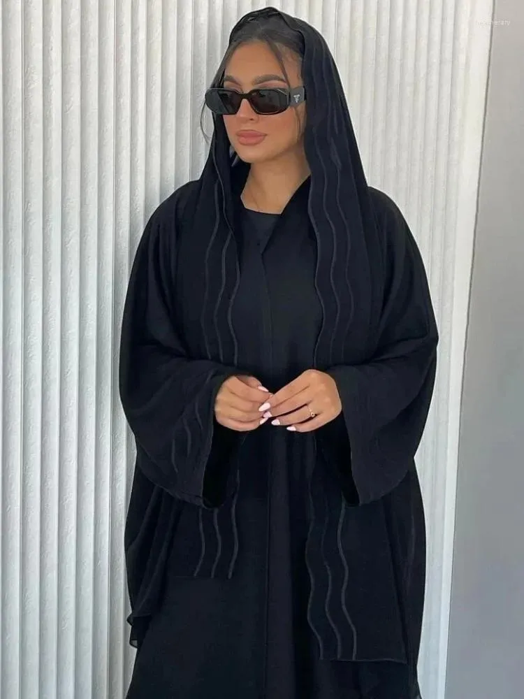 Abbigliamento etnico Ricamo nero Hijab Abaya per le donne Dubai Cardigan Abaya musulmano con sciarpa Set Abito da festa Caftano Abito lungo Caftano