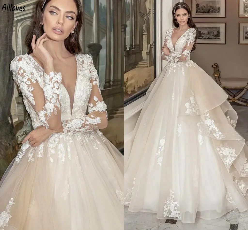 Diepe V-hals A-lijn Trouwjurken Champagne Tule Glamoureus Kant Geappliceerd Boho Bruidsjurken Ruche Gelaagd Sweep/Brush train Lange mouwen vestidos de novia CL3189