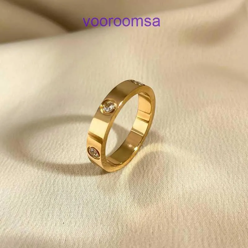 Дизайнерские украшения Кольца Картера Корейские горячие продажи Душ Бесплатное кольцо из титановой стали с полным бриллиантом для женской моды и бесцветное с оригинальной коробкой
