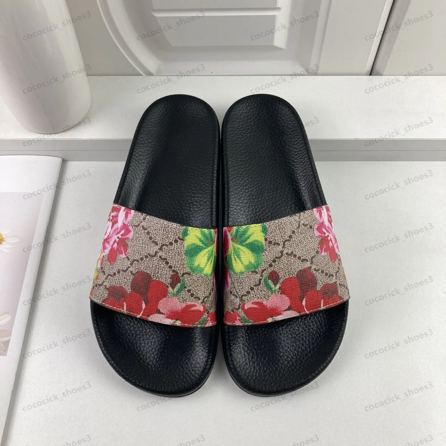 Designer Damen Luxus Hausschuhe Flip Flops Outdoor Blume Erdbeere Tiger Grün Rot Hausschuhe Echtes Leder Gummi Sandalen Herren Sommer Strand Sandalen Slider