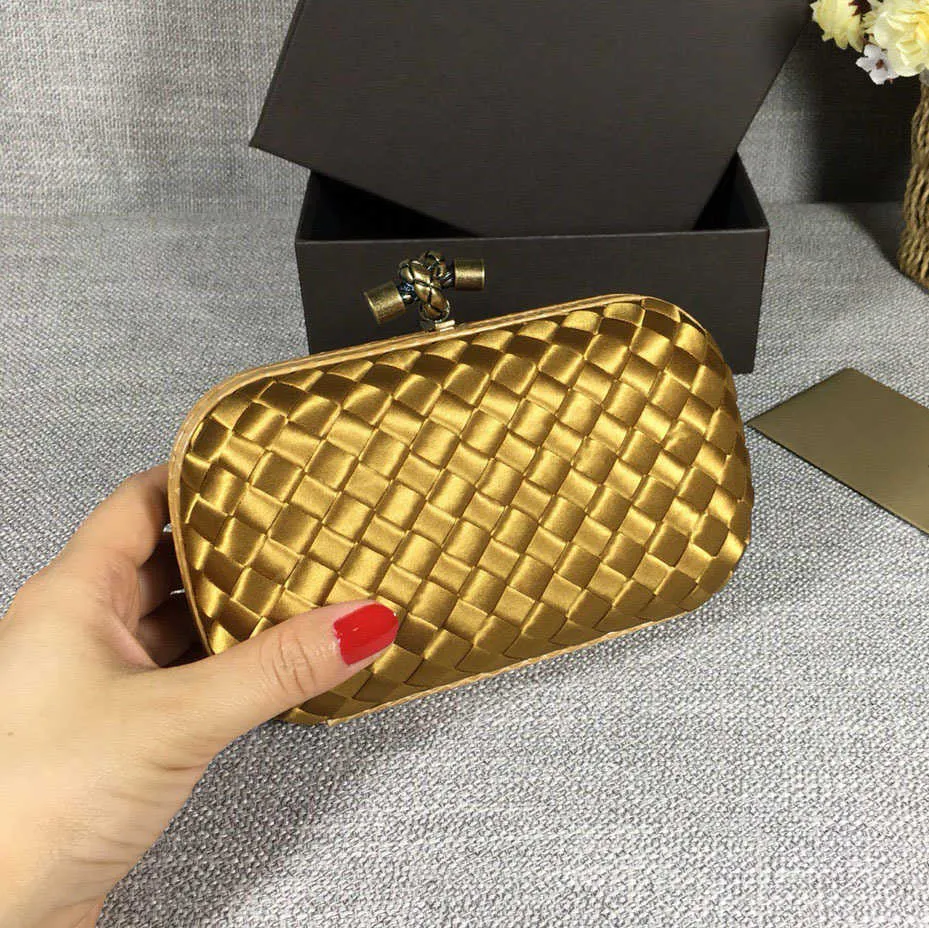 Top Evening Bags Handväskor Koppling Kvalitetsdesigner Lady Luxurys Fashion Party Golden Knitting Hand Red Gold Plated Patchwork Bag Phone Cosmetics Wallet 240115