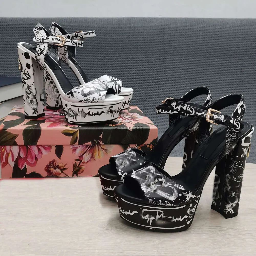 Tasarımcılar sandalet topuklu ayakkabılar moda inek derisi rhinestone tokası 3d baskı dekorasyon platformu topuk 15cm yüksekte 35-43 ayakkabı kadınları Roma Sandal