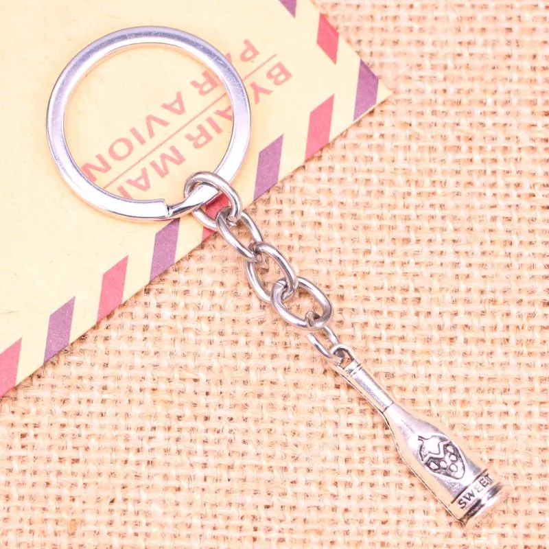 Keychains 20pcs Fashion Keychain 30x8mm Red Wine Bottle Sweet Pendants DIY Men Jewelry Car Key Chain Ring Holder Souvenir For Gift