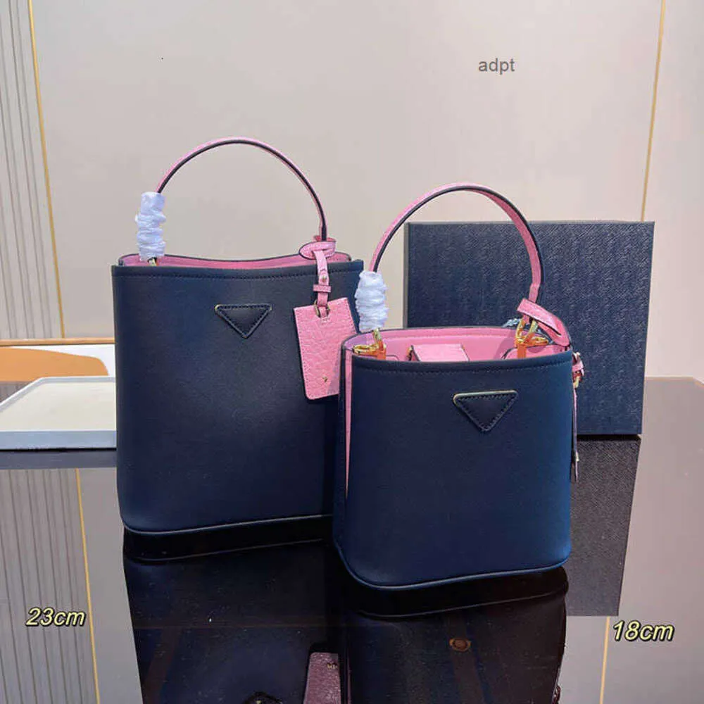 Top Paniers Bucket Bags Triangle Totes Mehrfarbig die Einkaufstasche Damen Designer Leder Luxurys Handtasche Mode Dame Designer Geldbörse Brieftasche 221220i