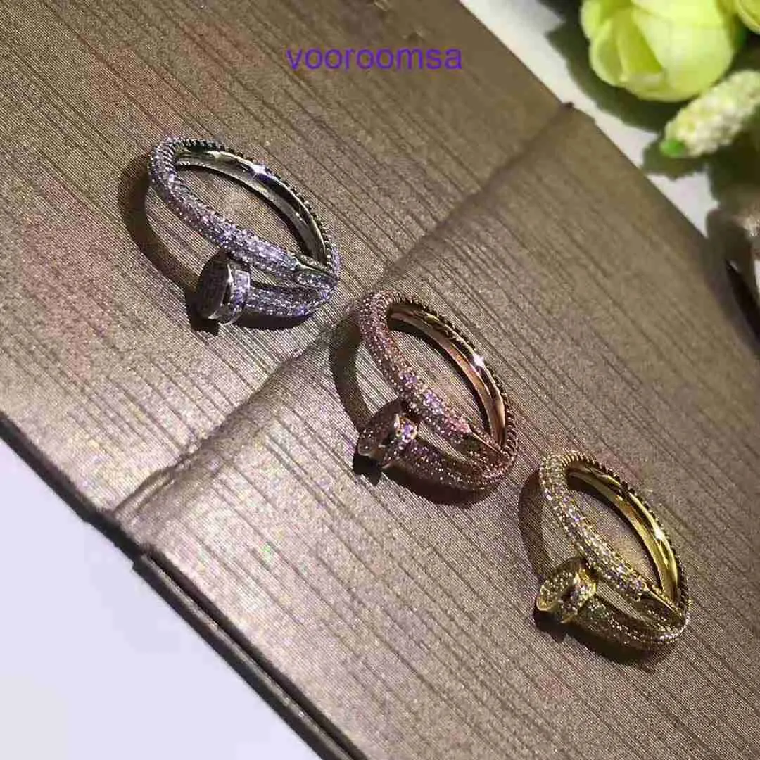 Bijoux de créateurs Carter Bagues classiques pour femmes et hommes Vente chaude Bijoux de luxe populaire Bague à ongles en diamant plaqué avec platine en or rose avec boîte d'origine