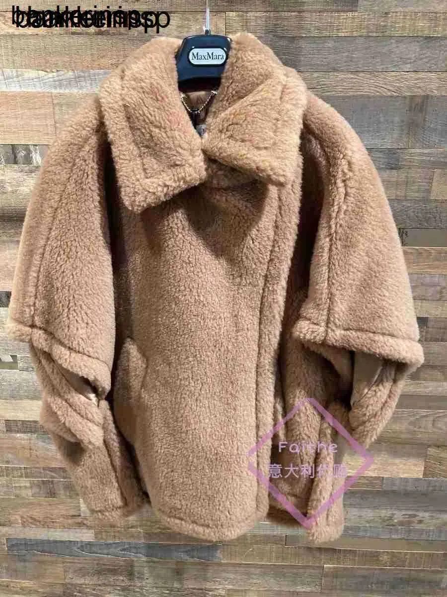 Alpaca coat maxmaras ullrock samma material maxmara 23fw ny björn casual kombination fleece