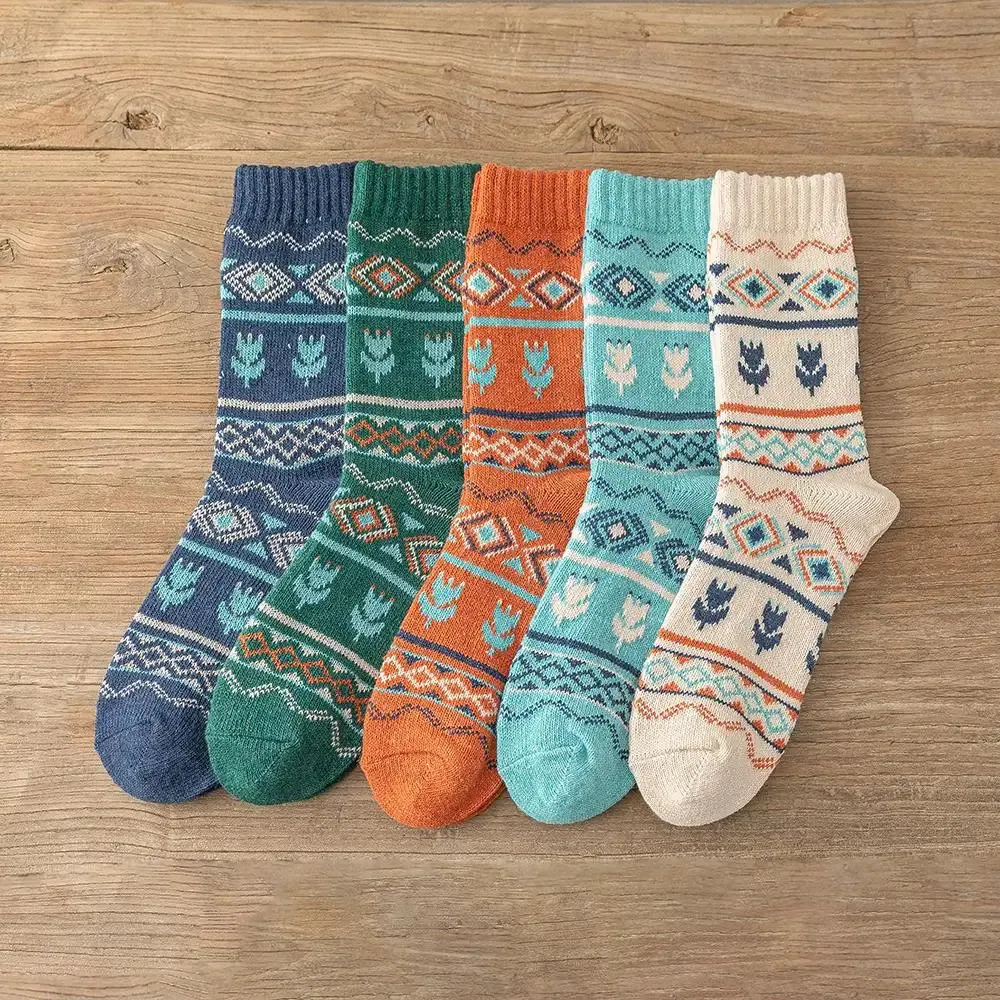 5 Pairs a Lot Man And Women Thick Warm Socks Retro Style Flower Pattern High Quality Couple Models Free Size 240109