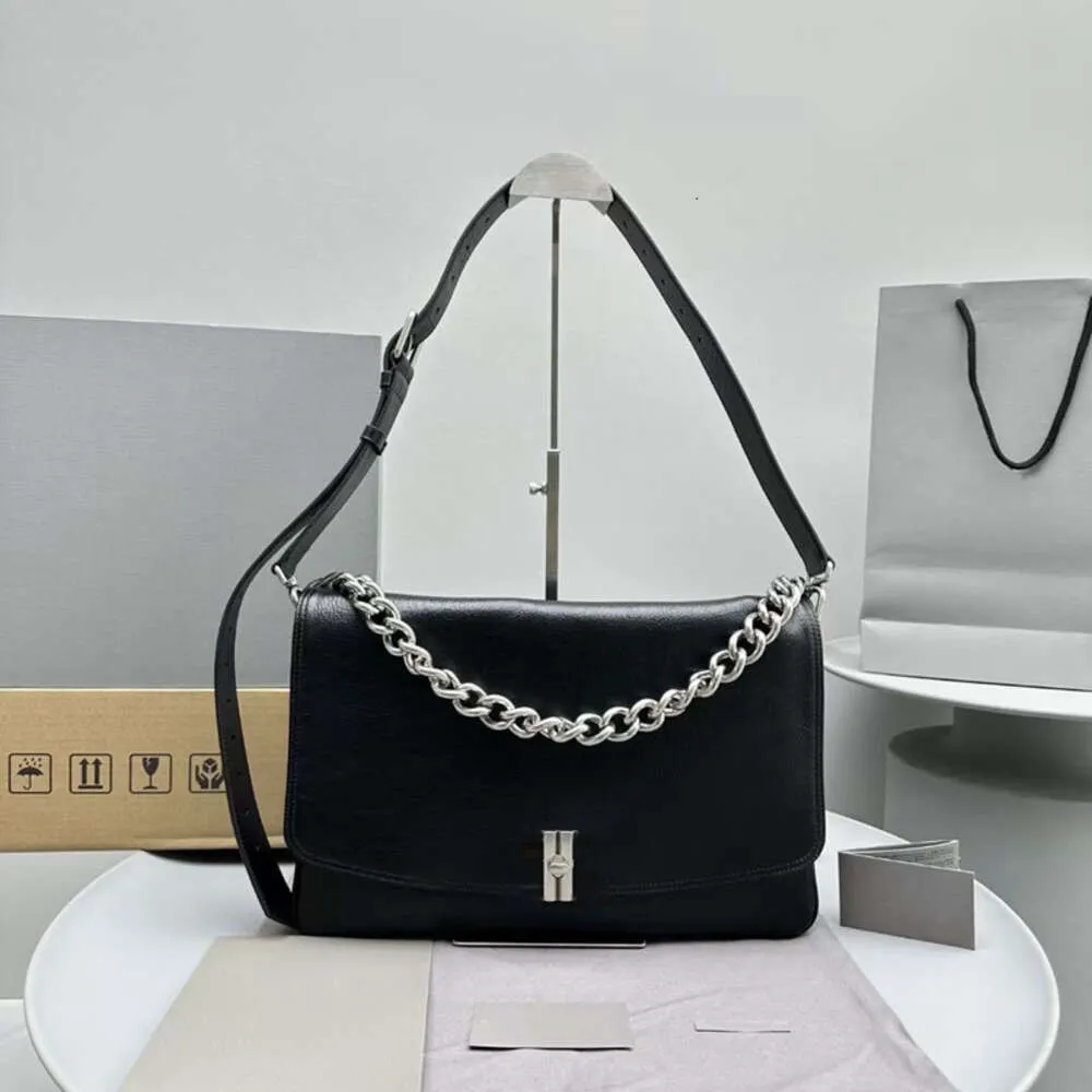 BA2023 Ny oljehud crack BB Soft Bag Flip Silver Chain Crossbody Shoulder Bag Unisex 240108 Kopplingspåsar Purses Ladies Handväskor Purse 240110