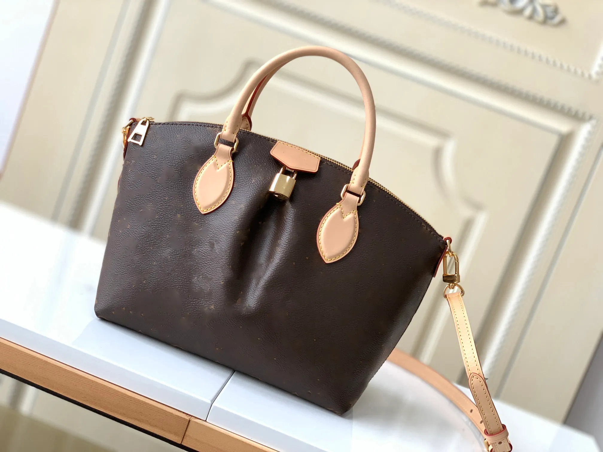 Classic Leather Handbag Fashionable Shoulder Bag, Crossbody, Or