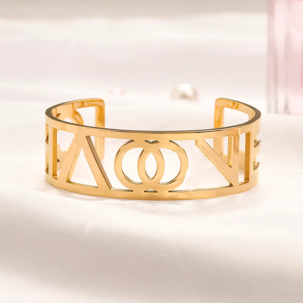 Women Channel Designer Bangle Wide Cuff Wide 18k Gold Gift placcato in acciaio inossidabile in acciaio inossidabile classico Bracciale regalo di compleanno Bracciale di compleanno Never Fade