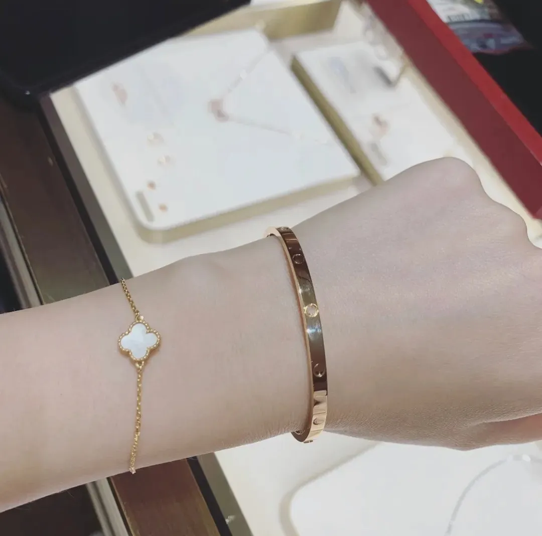 Top Quality Designer Mini Bracelet for women 18K Top V-Gold mother of pearl Four Leaf Grass van & cleef Bracelet Natural Natural Cloud Fritillaria gift woman with box