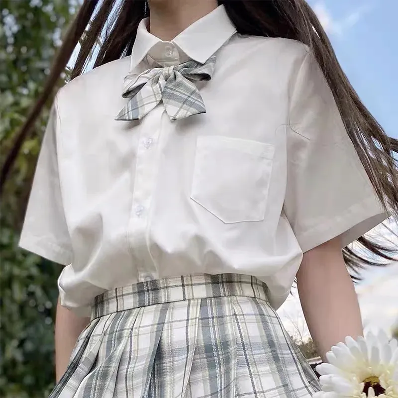 Женские белые блузки с коротким рукавом, белая рубашка, летние топы с лацканами, однотонные рубашки JK, корейские повседневные женские блузки в консервативном стиле 240109