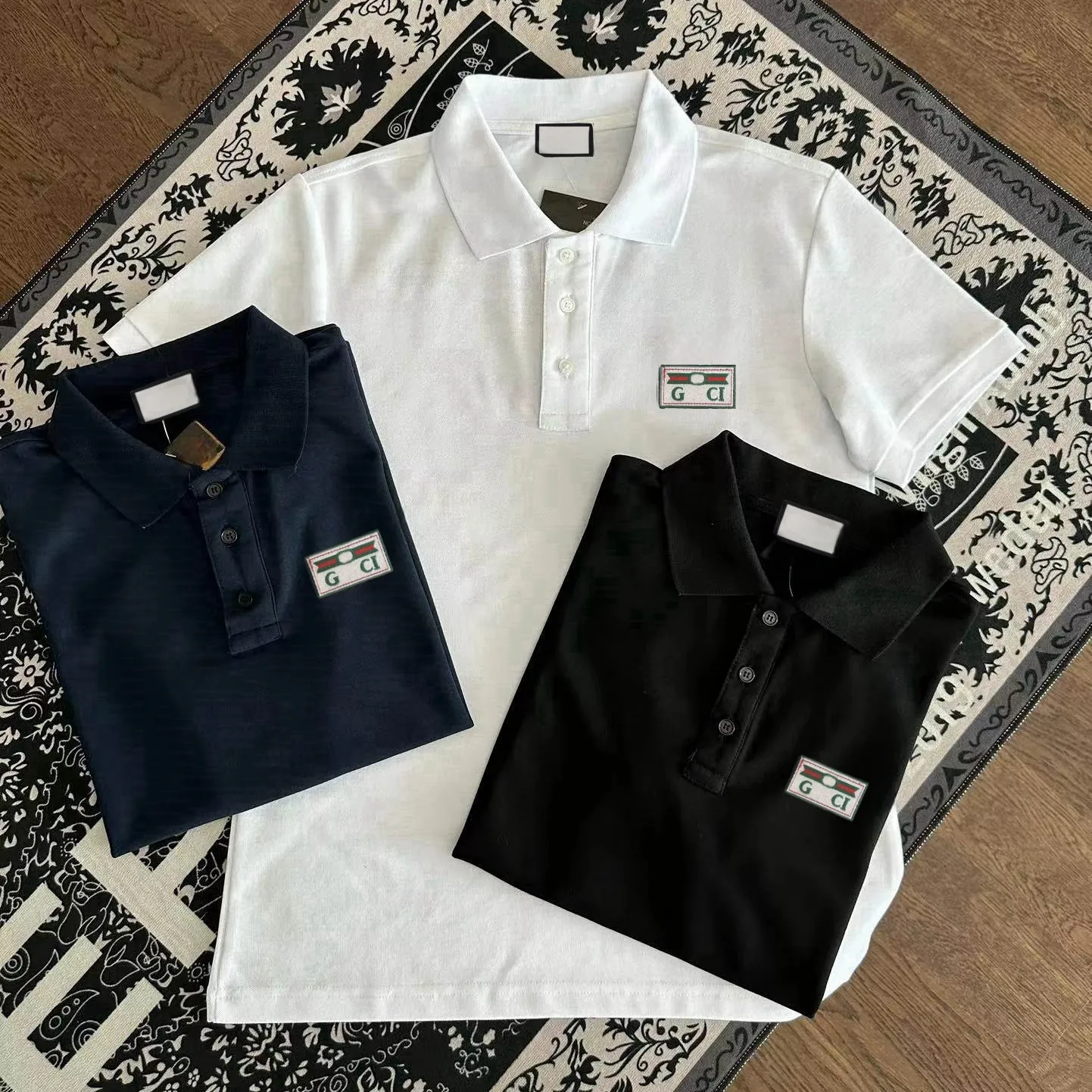 Erkek Polo Gömlek Nakış Logosu Lüks Marka T Shirt Tasarımcıları Moda Günlük Trail Boş Zamanlı Kazan Nefes Alabilir Kısa Kollu 01