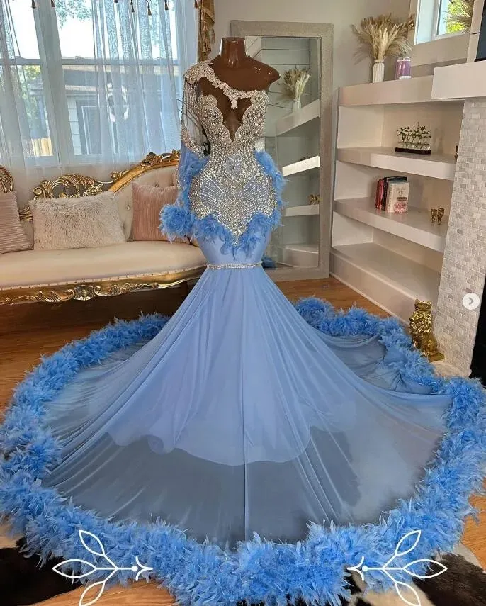 Baby Blue African Prom -jurk voor zwart meisje Sparkly Diamond Crystal Feather Mermaid Lange avond formele jurk