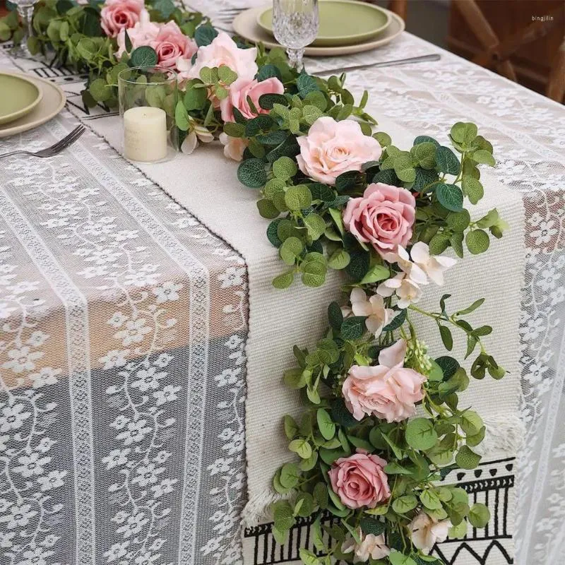 Fiori decorativi Vite artificiale Ghirlanda di fiori realistica Elegante rosa finta Simulazione Eucalipto bianco per la decorazione della festa nuziale