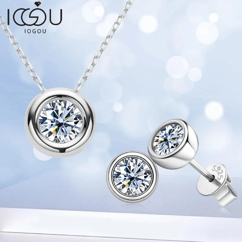 Set IOGOU Set di gioielli in vero argento 925 certificato 6.5mm 1.0ct D Colore Moissanite Ciondolo Neclaces Orecchini con perno per donna Uomo Regali