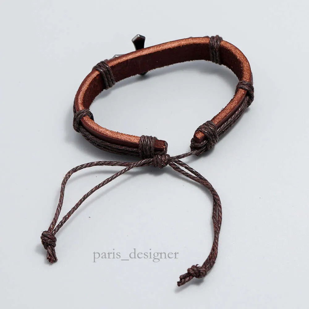 Accessoires de mode, bracelet personnalisé en peau de vache tissé à la main, réglage simple pull-out, bracelet en cuir vintage 333 180