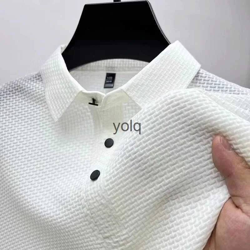 Herr t-shirts kläder sommar ny mäns lop-up ihålig kortärmad polo skjorta is silke andas företag mode fasta golf t-shirtyolq