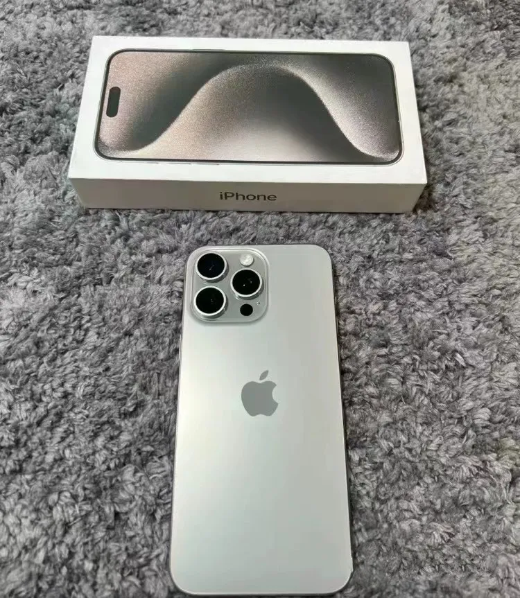 Unlocked IPhone XR Converted To IPhone 15 Pro 3GB RAM, 64GB/128GB