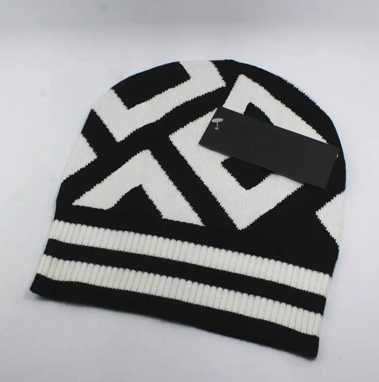 Mode-Hut-Beanie-Schädel-Kappen-Designer-Strickmützen in der beliebten kanadischen Wintermütze Classic Letter Goose Print 20 Farben