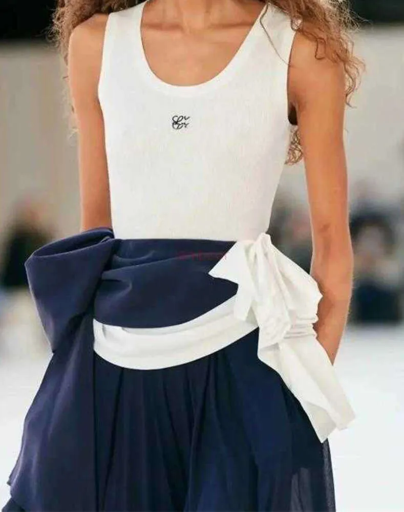 Frauen Crop Top Tanks Camis Tops Designer Shorts aus Baumwollmischung mit Anagramm-Stickerei Röcke Yoga-Anzug Zweiteiliges Kleid BH Weste Damen Solides Vintage-T-Shirt Femme 213