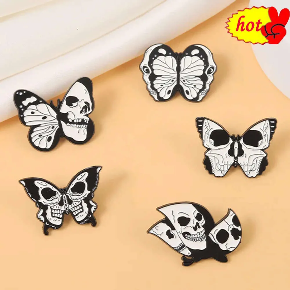 Skull Buterfly Moth Owad Rooch Vintage Pins Animal Pins Prezent dla kobiet Crystal Alligator Metal Broach Biżuteria