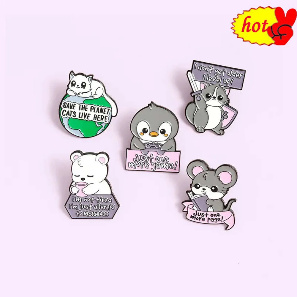 Heta lapel stift liten björn penguin mus bokstav emalj stift älskar glass katt kaffe planet trollkarl glas magic bok legalt brosch badge punk