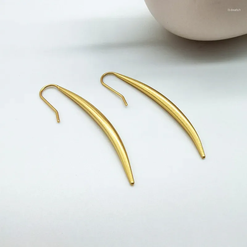 Orecchini a cerchio Cool esagerazione Orecchino a punta Crescent Stud realizzato in oro placcato su rame, regalo per le donne