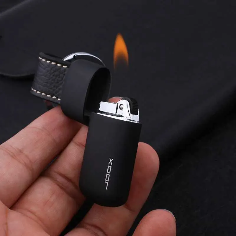 Yepyeni mini anahtarlık daha hafif öğütme tekerleği çakmaktaşı bütan Gaz Yok Çakır Deri Kolye Sigara Çakmak Erkekler Gadgets