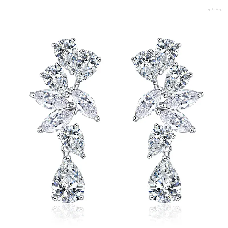 Oorknopjes 2024 925 zilveren diamantdruppeltjes met hoog koolstofgehalte 6,8 mm wit voor dames in Europa en Amerika