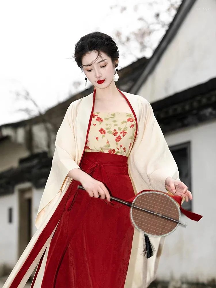 İş elbiseleri Çin tarzı güneş kremi hırka geliştirilmiş hanfu 3 adet kadın takım elbise seti çiçek baskısı askı yüksek bel kırmızı etek şal