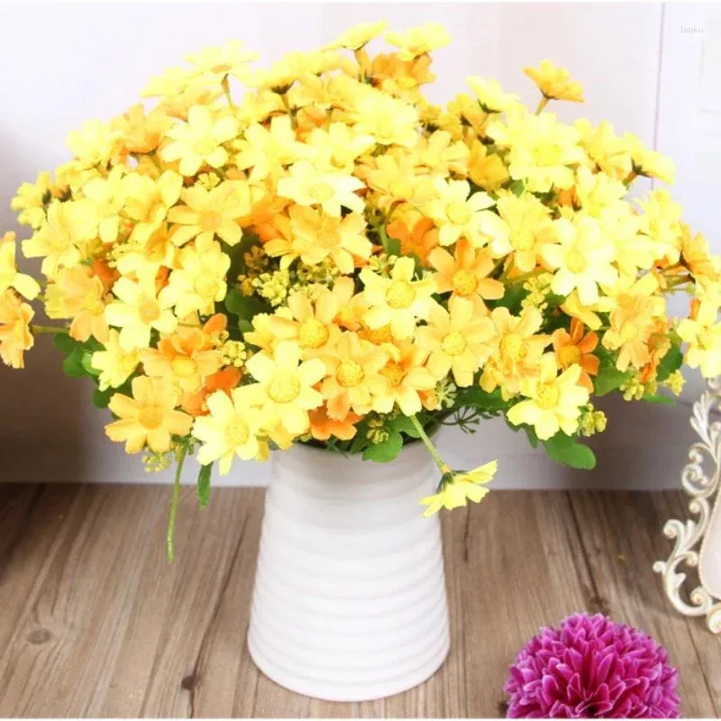 Dekorative Blumen, künstliche Seide, kleiner Gänseblümchen-Blumenstrauß, Heimdekoration, künstliche Blume, grüne Pflanze, Simulation gelber Gänseblümchen, Schlafzimmer-Dekoration