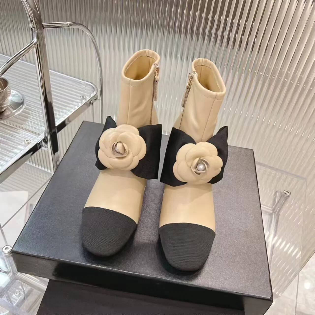 6 cm Designer Dameslaarzen 2024 Nieuw | 24K herfst/wintershow Bow Boots Camellia Elegant en Celebrity Style Upper: Top Layer Cowhide/Sheepskin Hoogte/gerimpelde verf 35-39