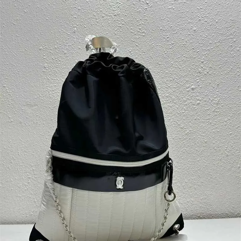 Mochila 2024 o saco chegada de nylon nova alta qualidade mulheres wetton designer elegante casual estilo pequeno