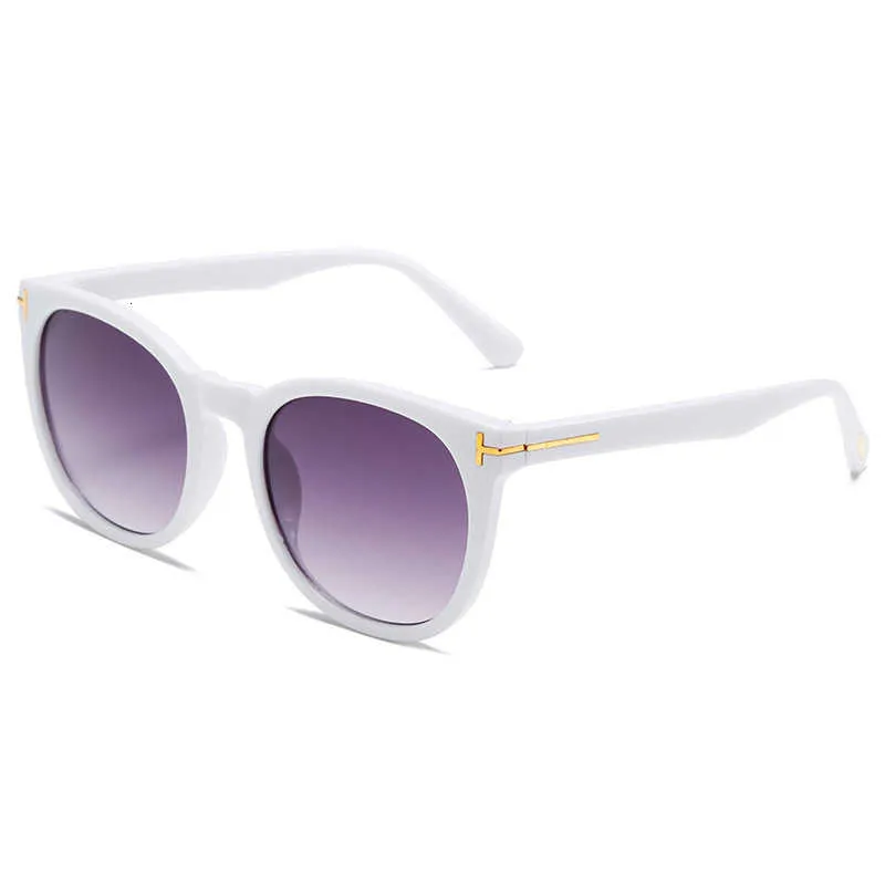 Designer zonnebril Koreaanse versie T-familie trendy zonnebril voor mannen en vrouwen modieuze rond frame zonbeschermingsbril UV-bestendige autorijzonnebril GG4