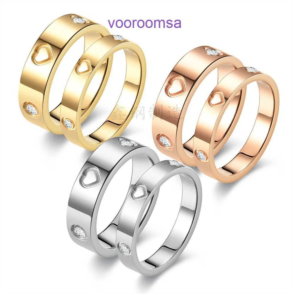 Bijoux de créateurs Carter Anneaux Exquis sculpté trois coeur diamant bague en acier inoxydable lumière couple de luxe non décoloré titane avec boîte d'origine