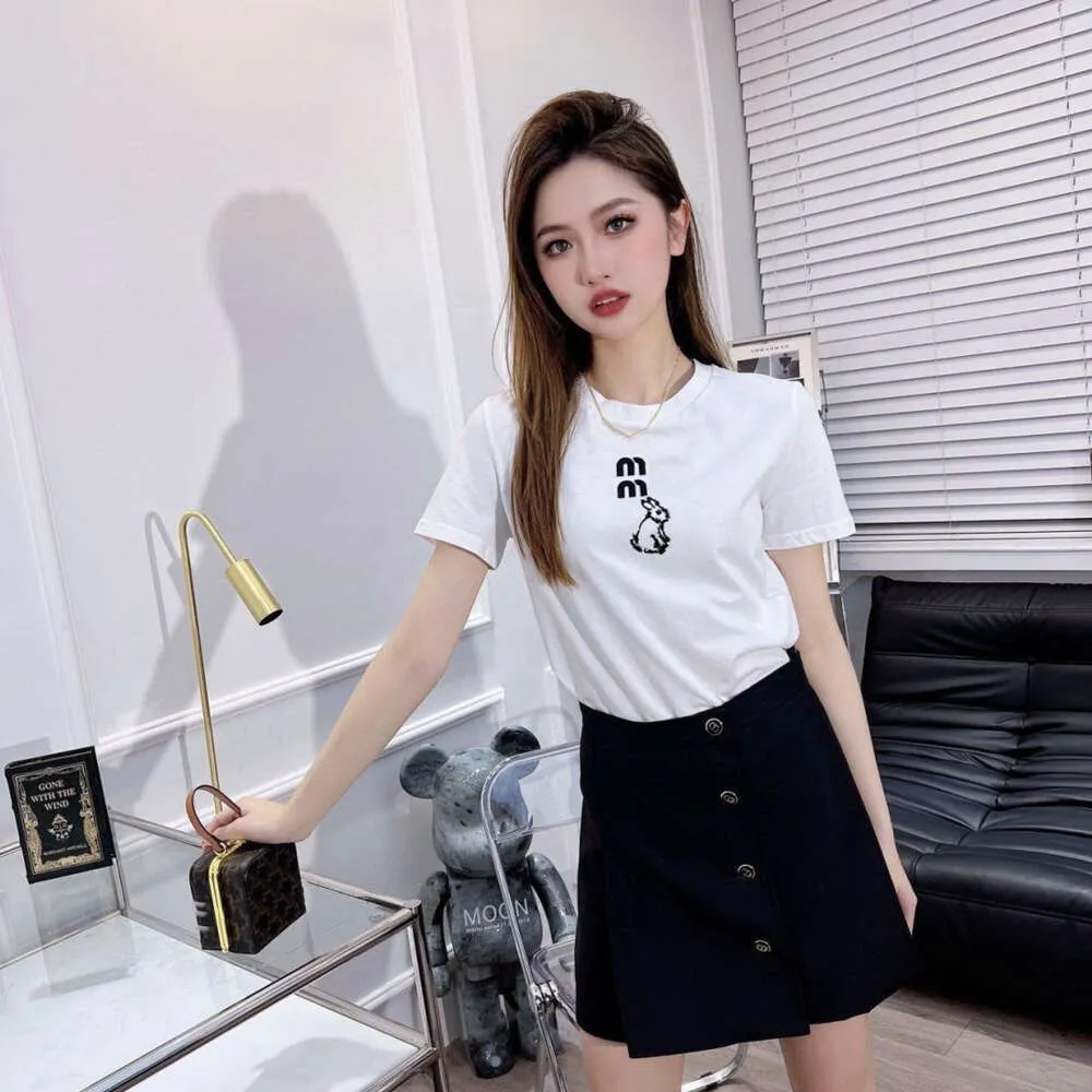 여름 티셔츠 여성 디자이너 Tshirts 고급 풀버 티셔츠 패션 캐주얼 짧은 슬리브 탑 통기 가능한 여자 탑